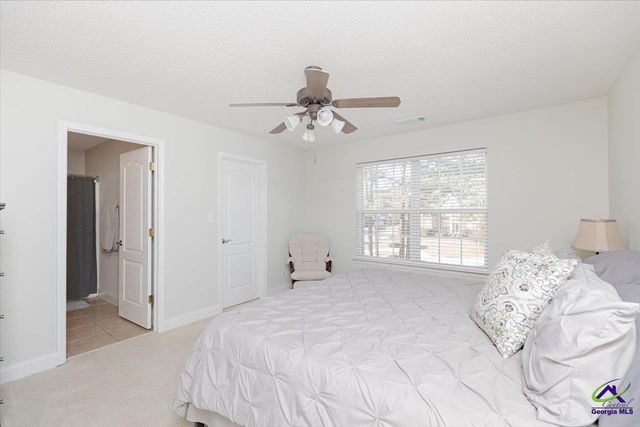 200 River Oak Court, Kathleen, GA 31047