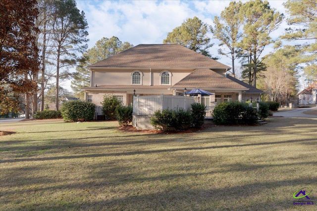 200 River Oak Court, Kathleen, GA 31047