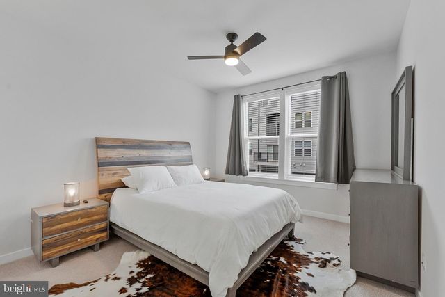 43728 TRANSIT SQ, Ashburn, VA 20147