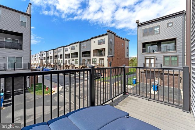 43728 TRANSIT SQ, Ashburn, VA 20147