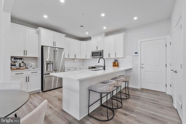 43728 TRANSIT SQ, Ashburn, VA 20147
