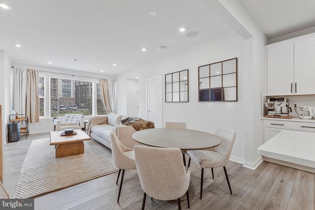 43728 TRANSIT SQ, Ashburn, VA 20147