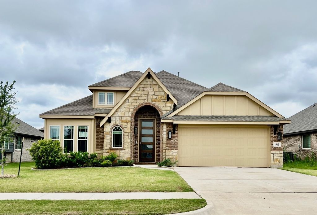 1312 Elk Ridge Drive, Crowley, TX 76036