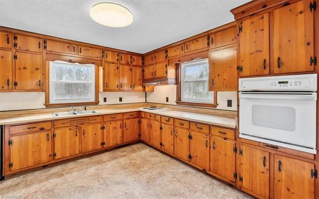 241 Willowlake Road, Greensboro, NC 27405