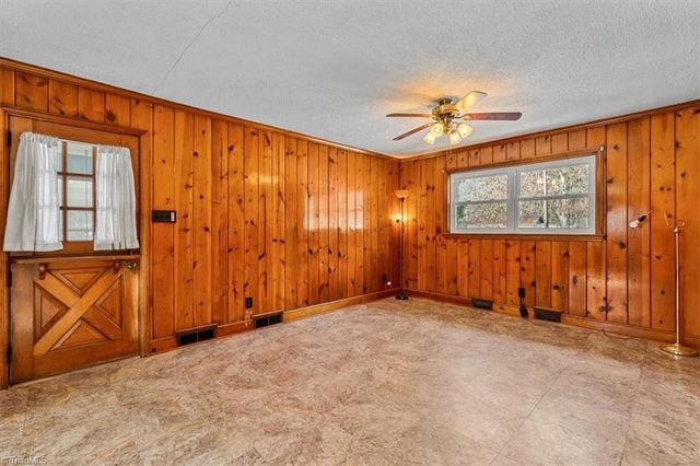 241 Willowlake Road, Greensboro, NC 27405