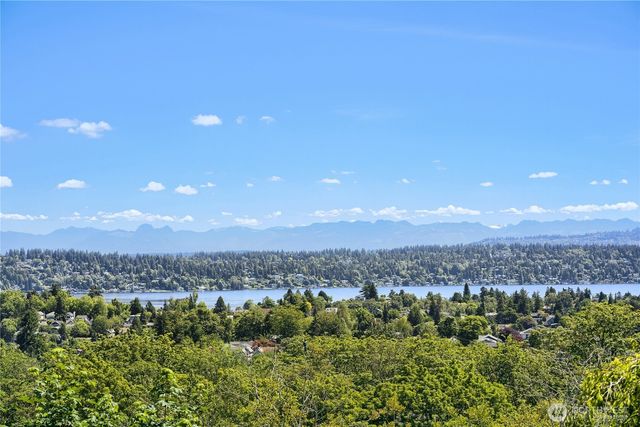 4054 24th Place S, Seattle, WA 98108