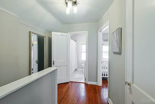 342 Durrell Avenue, Wyoming, OH 45215