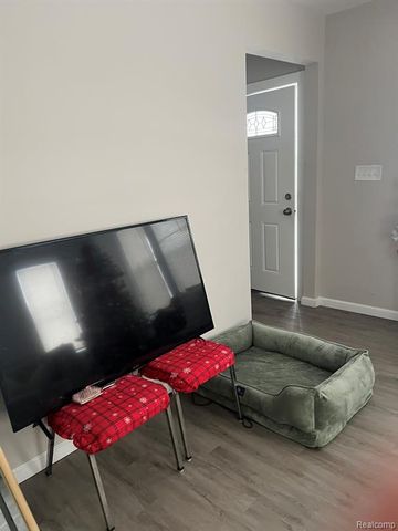 16233 San Juan Drive, Detroit, MI 48221