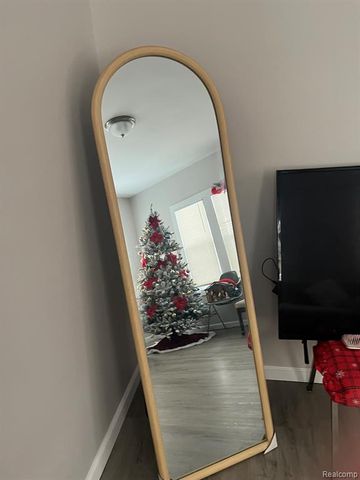 16233 San Juan Drive, Detroit, MI 48221