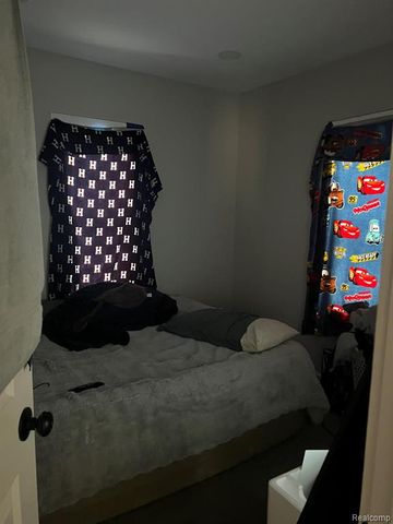 16233 San Juan Drive, Detroit, MI 48221