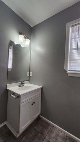 2207 15th Street, Lubbock, TX 79401