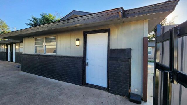 2207 15th Street, Lubbock, TX 79401