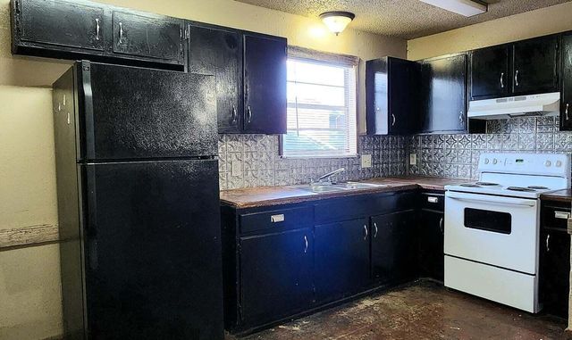 2207 15th Street, Lubbock, TX 79401