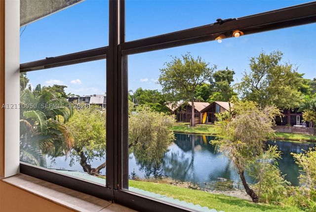 506 Westree Ln, Plantation, FL 33324