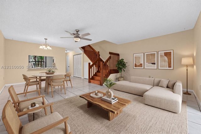 506 Westree Ln, Plantation, FL 33324
