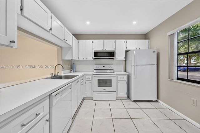 506 Westree Ln, Plantation, FL 33324
