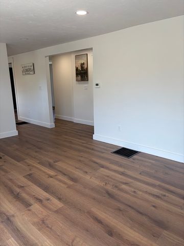 9 Valley Street, Freetown, MA 02728