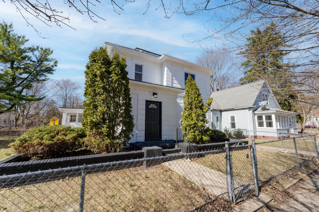 758 Pearl Street, Benton Harbor, MI 49022