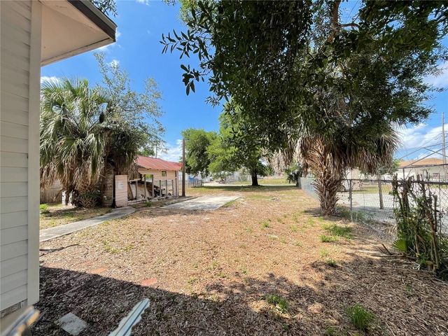 219 E POLK AVENUE, Lake Wales, FL 33853