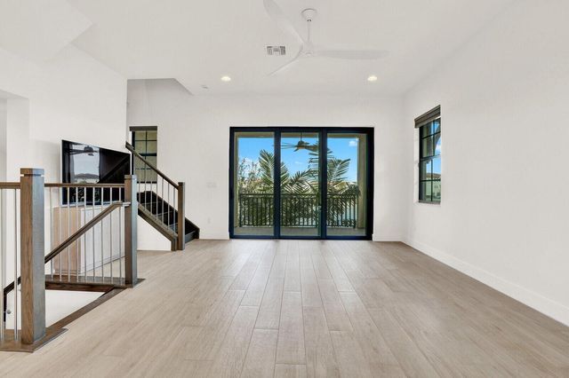 12711 Machiavelli Way, Palm Beach Gardens, FL 33418