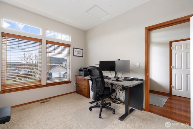 1676 SW Ulysses Street, Oak Harbor, WA 98277