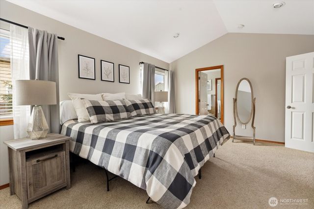 1676 SW Ulysses Street, Oak Harbor, WA 98277