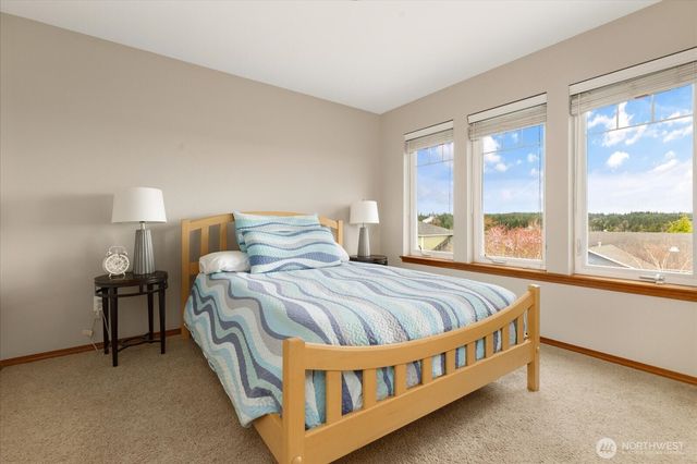 1676 SW Ulysses Street, Oak Harbor, WA 98277