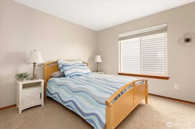 1676 SW Ulysses Street, Oak Harbor, WA 98277