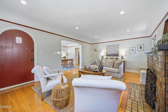 1124 E Mariposa Street, Altadena, CA 91001