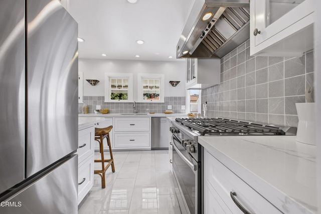 1124 E Mariposa Street, Altadena, CA 91001