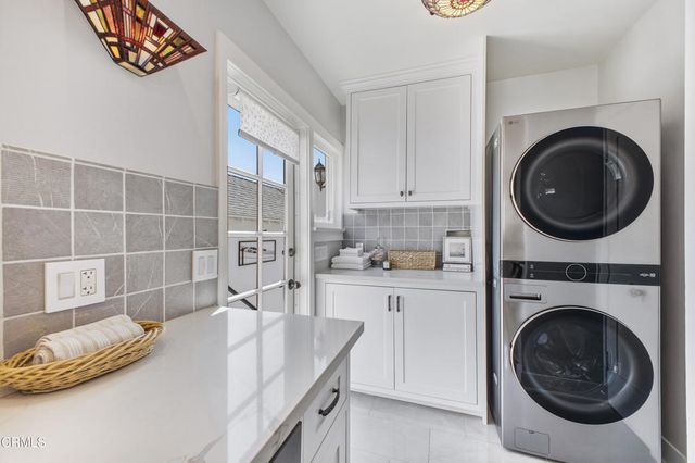 1124 E Mariposa Street, Altadena, CA 91001