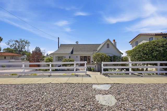 1124 E Mariposa Street, Altadena, CA 91001