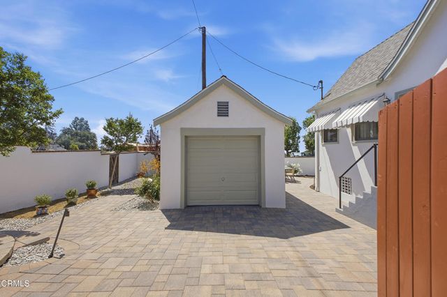 1124 E Mariposa Street, Altadena, CA 91001