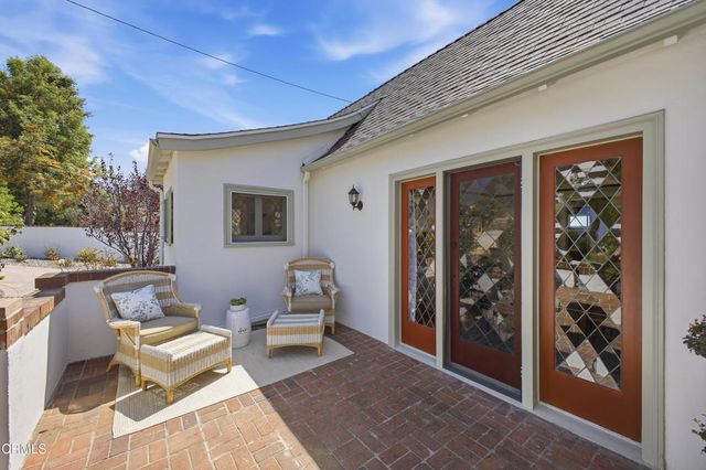 1124 E Mariposa Street, Altadena, CA 91001