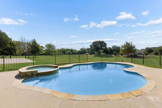 560 Palomino Drive, Lucas, TX 75002