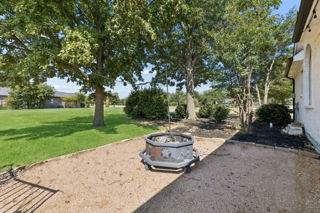 560 Palomino Drive, Lucas, TX 75002