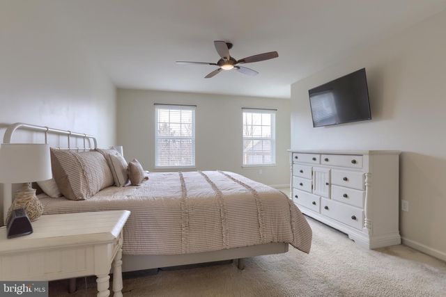 16 WILDFLOWER CIR, Lebanon, PA 17046