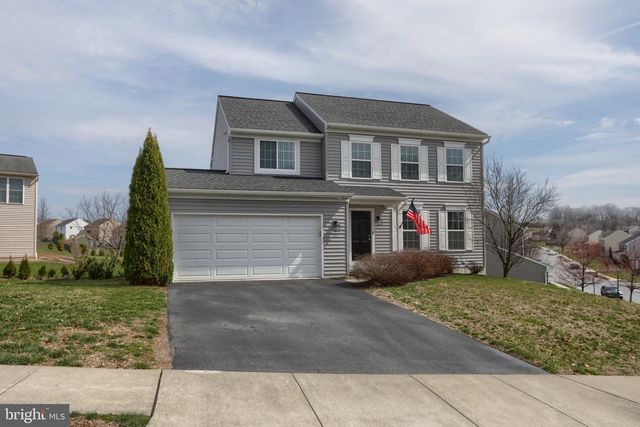 16 WILDFLOWER CIR, Lebanon, PA 17046