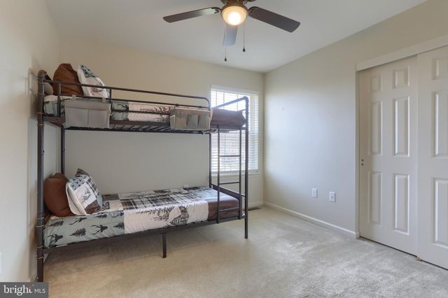 16 WILDFLOWER CIR, Lebanon, PA 17046