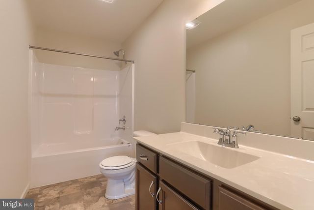 16 WILDFLOWER CIR, Lebanon, PA 17046