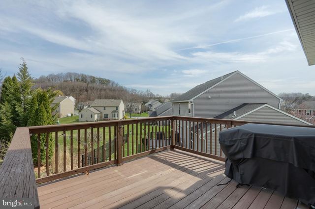 16 WILDFLOWER CIR, Lebanon, PA 17046
