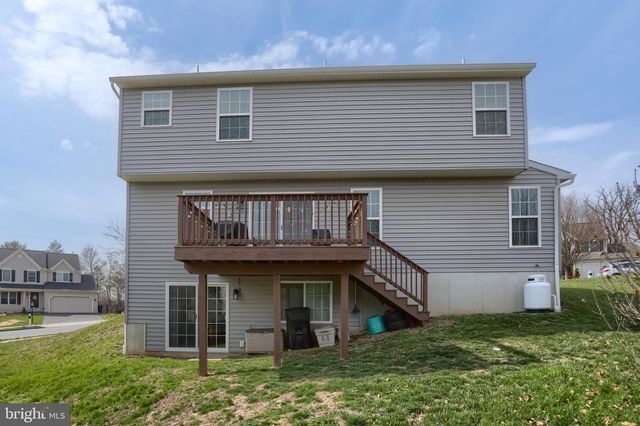 16 WILDFLOWER CIR, Lebanon, PA 17046