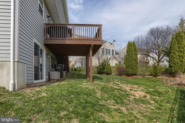 16 WILDFLOWER CIR, Lebanon, PA 17046