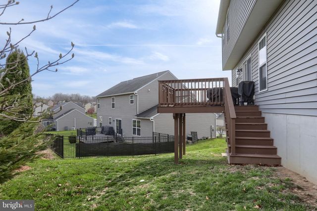 16 WILDFLOWER CIR, Lebanon, PA 17046