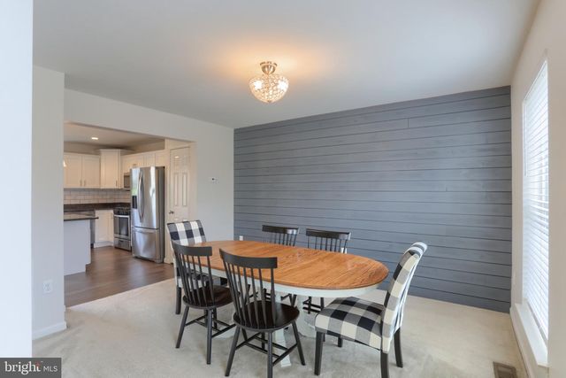 16 WILDFLOWER CIR, Lebanon, PA 17046