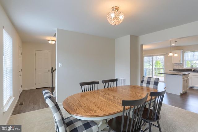 16 WILDFLOWER CIR, Lebanon, PA 17046