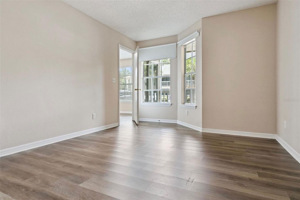 Image 15 of property listing at 1085 S HIAWASSEE ROAD 513, Orlando, FL 32835