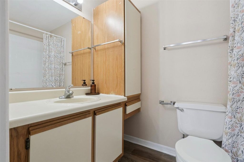 Image 17 of property listing at 1085 S HIAWASSEE ROAD 513, Orlando, FL 32835