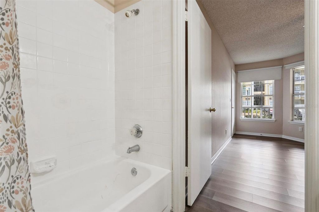 Image 19 of property listing at 1085 S HIAWASSEE ROAD 513, Orlando, FL 32835
