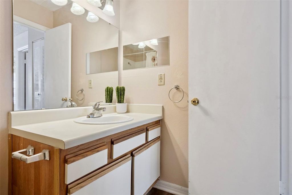 Image 23 of property listing at 1085 S HIAWASSEE ROAD 513, Orlando, FL 32835